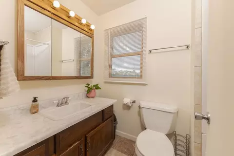 Bath - 1702 Bunn St, Bloomington, IL 61701 photo 1 of 1