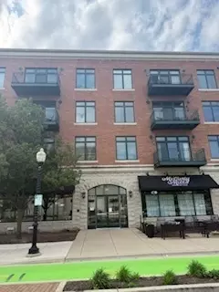 140 S River St #208, Aurora, IL 60506