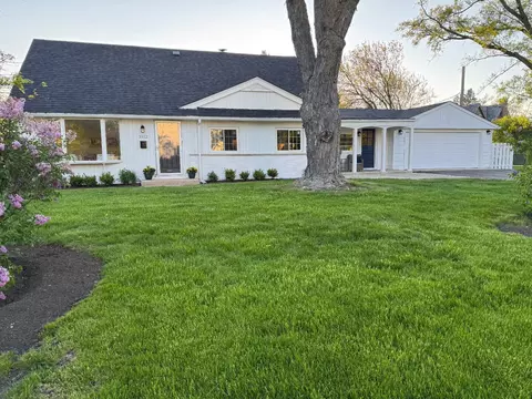 3112 Knollwood Ln, Glenview, IL 60025