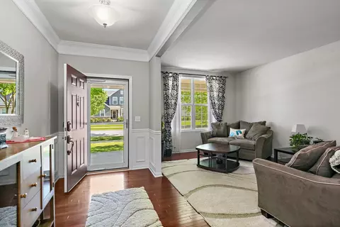 285 Monument Rd, Elgin, IL 60124 photo 4