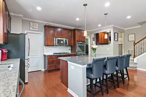 285 Monument Rd, Elgin, IL 60124 photo 10
