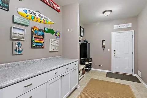 285 Monument Rd, Elgin, IL 60124 photo 16