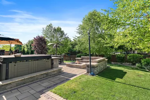 285 Monument Rd, Elgin, IL 60124 photo 32