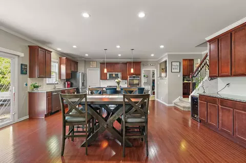 285 Monument Rd, Elgin, IL 60124 photo 8