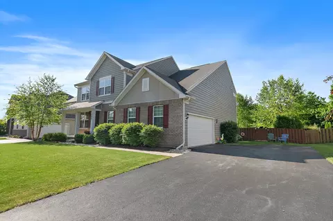285 Monument Rd, Elgin, IL 60124 photo 2
