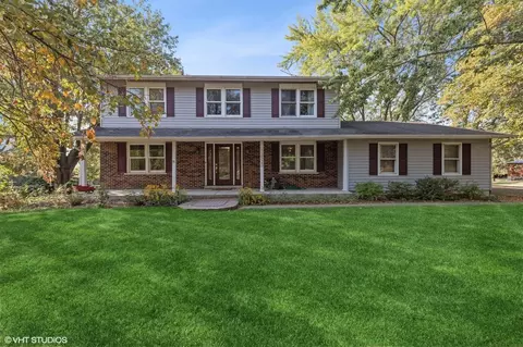 13523 S Red Coat Dr, Lemont, IL 60439