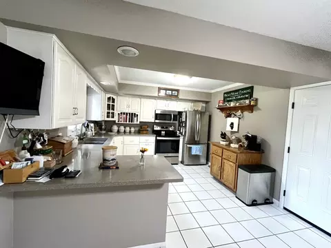826 16th St, Peru, IL 61354 photo 9