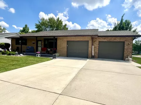826 16th St, Peru, IL 61354 photo 2