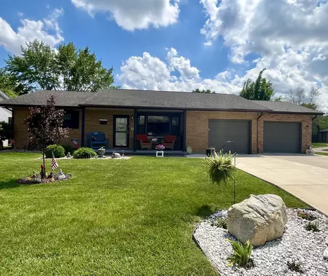 826 16th St, Peru, IL 61354