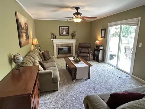 2674 Derby Ct, Elgin, IL 60124 photo 4
