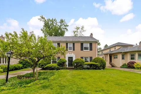 317 Blackhawk Rd, Riverside, IL 60546