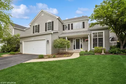 39 W W326 W Mallory Dr, Geneva, IL 60134