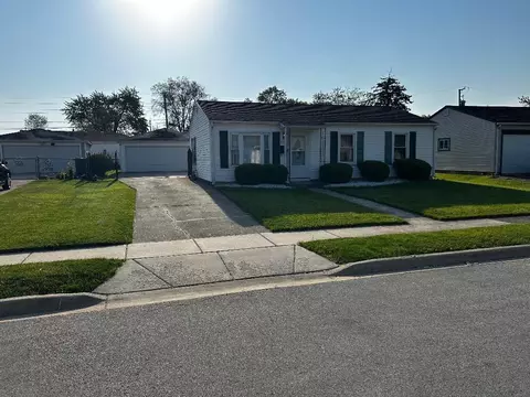 411 Kenyon Ave, Romeoville, IL 60446