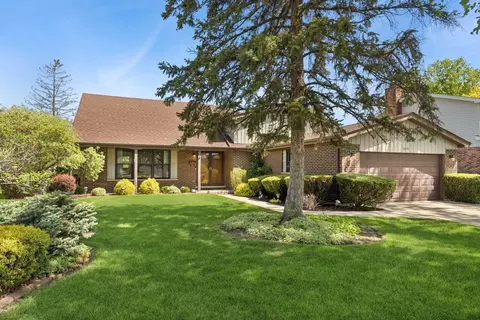 1418 E Waverly Dr, Arlington Heights, IL 60004