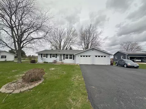 364 Wisconsin Ave, Paw Paw, IL 61353