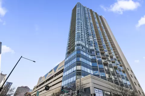 111 W Maple St #1110, Chicago, IL 60610