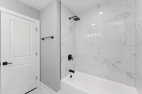 Bath - 10519 S Eberhart Ave, Chicago, IL 60628 photo 2 of 3