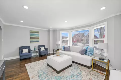Living - 10519 S Eberhart Ave, Chicago, IL 60628 photo 2 of 5