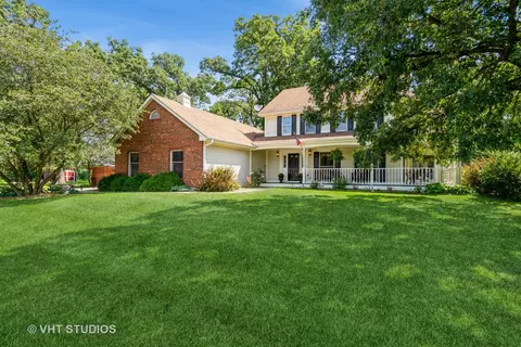 1945 Fays Ln, Sugar Grove, IL 60554