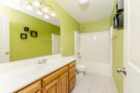 Bath - 1230 N Pointe Dr, Normal, IL 61761 photo 4 of 5
