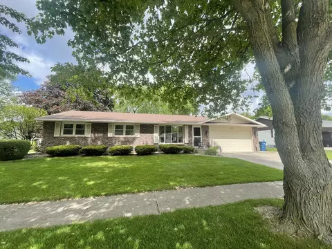 809 Stonewall Dr, Bourbonnais, IL 60914