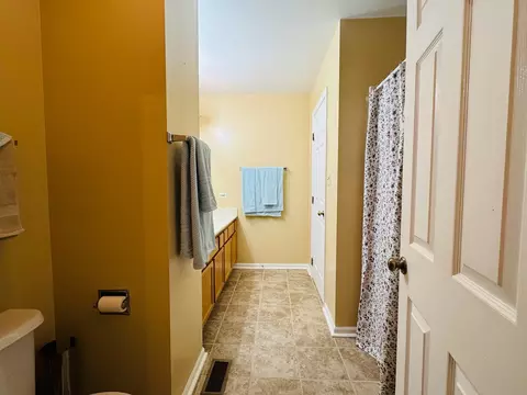 175 Davis Ct, Round Lake Park, IL 60073 photo 22