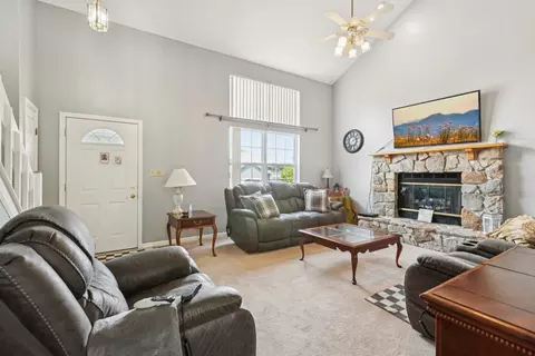 175 Davis Ct, Round Lake Park, IL 60073 photo 3