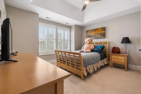 Bedroom - 2028 Maple Ave, Northbrook, IL 60062 photo 2 of 4