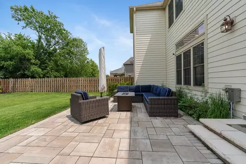 Exterior - 2028 Maple Ave, Northbrook, IL 60062 photo 3 of 3
