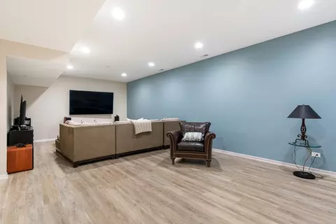 Living - 2028 Maple Ave, Northbrook, IL 60062 photo 5 of 6