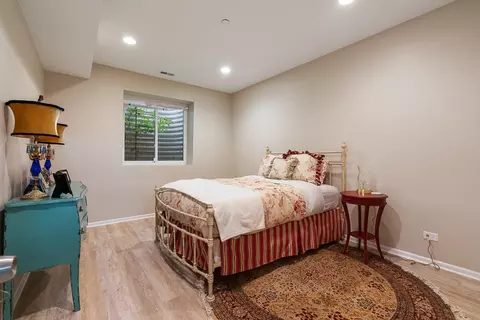 Bedroom - 2028 Maple Ave, Northbrook, IL 60062 photo 4 of 4