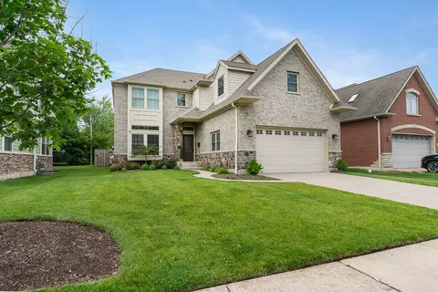 2028 Maple Ave, Northbrook, IL 60062