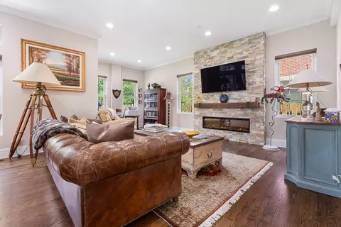 Living - 2028 Maple Ave, Northbrook, IL 60062 photo 1 of 6