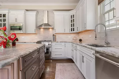 Kitchen - 2028 Maple Ave, Northbrook, IL 60062 photo 3 of 3