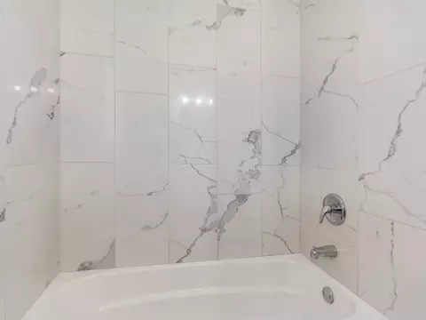 Bath - 1331 W 112th St, Chicago, IL 60643 photo 2 of 4