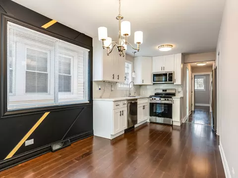 Kitchen - 1331 W 112th St, Chicago, IL 60643 photo 1 of 5