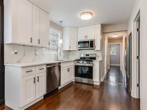 Kitchen - 1331 W 112th St, Chicago, IL 60643 photo 3 of 5
