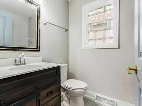 Bath - 1331 W 112th St, Chicago, IL 60643 photo 1 of 4