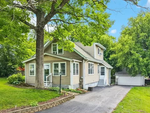 38 Highview Ave, Fox Lake, IL 60020
