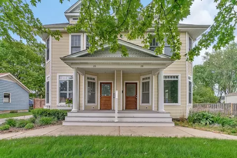 28 S Van Nortwick Ave, Batavia, IL 60510
