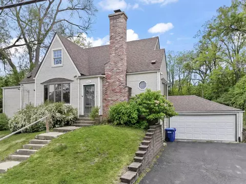 717 Front St, Lisle, IL 60532
