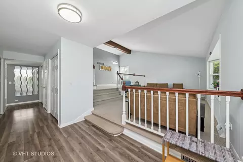 1826 E Tano Ln, Mount Prospect, IL 60056 photo 3