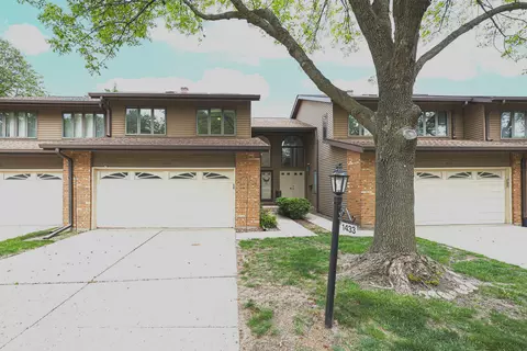 1433 Picadilly Ct, Mount Prospect, IL 60056