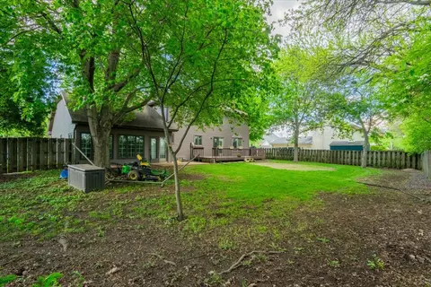 Exterior - 6 Jill Ct, Bloomington, IL 61701 photo 8 of 8