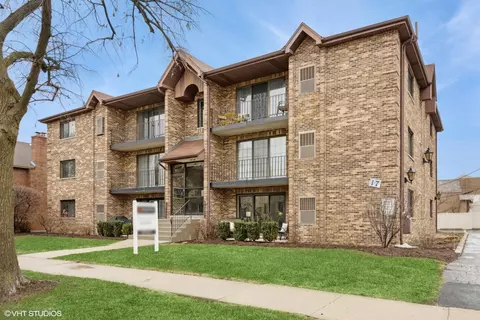 17 N Madison Ave #5, La Grange, IL 60525