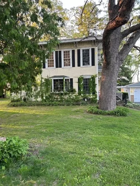 141 E River St, Rockton, IL 61072