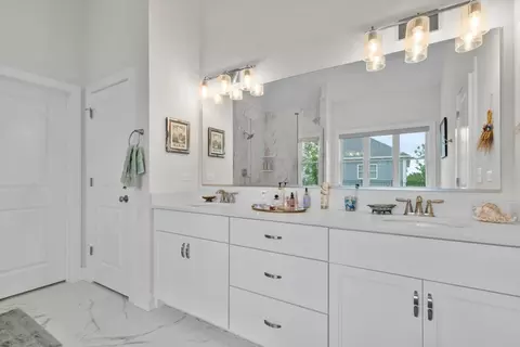 Bath - 2803 Ninovan Ln, Minooka, IL 60447 photo 1 of 6