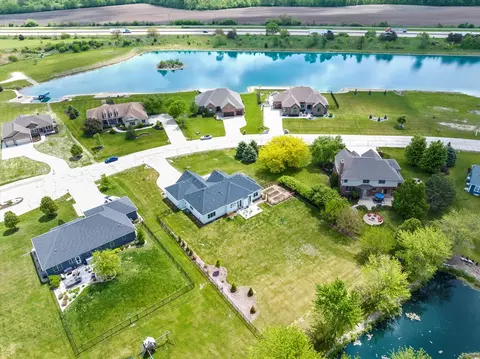 View/Area - 2803 Ninovan Ln, Minooka, IL 60447 photo 9 of 11