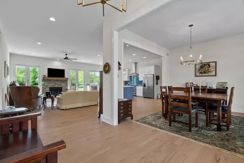Entry Way - 2803 Ninovan Ln, Minooka, IL 60447 photo 3 of 4