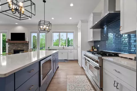 Kitchen - 2803 Ninovan Ln, Minooka, IL 60447 photo 2 of 5